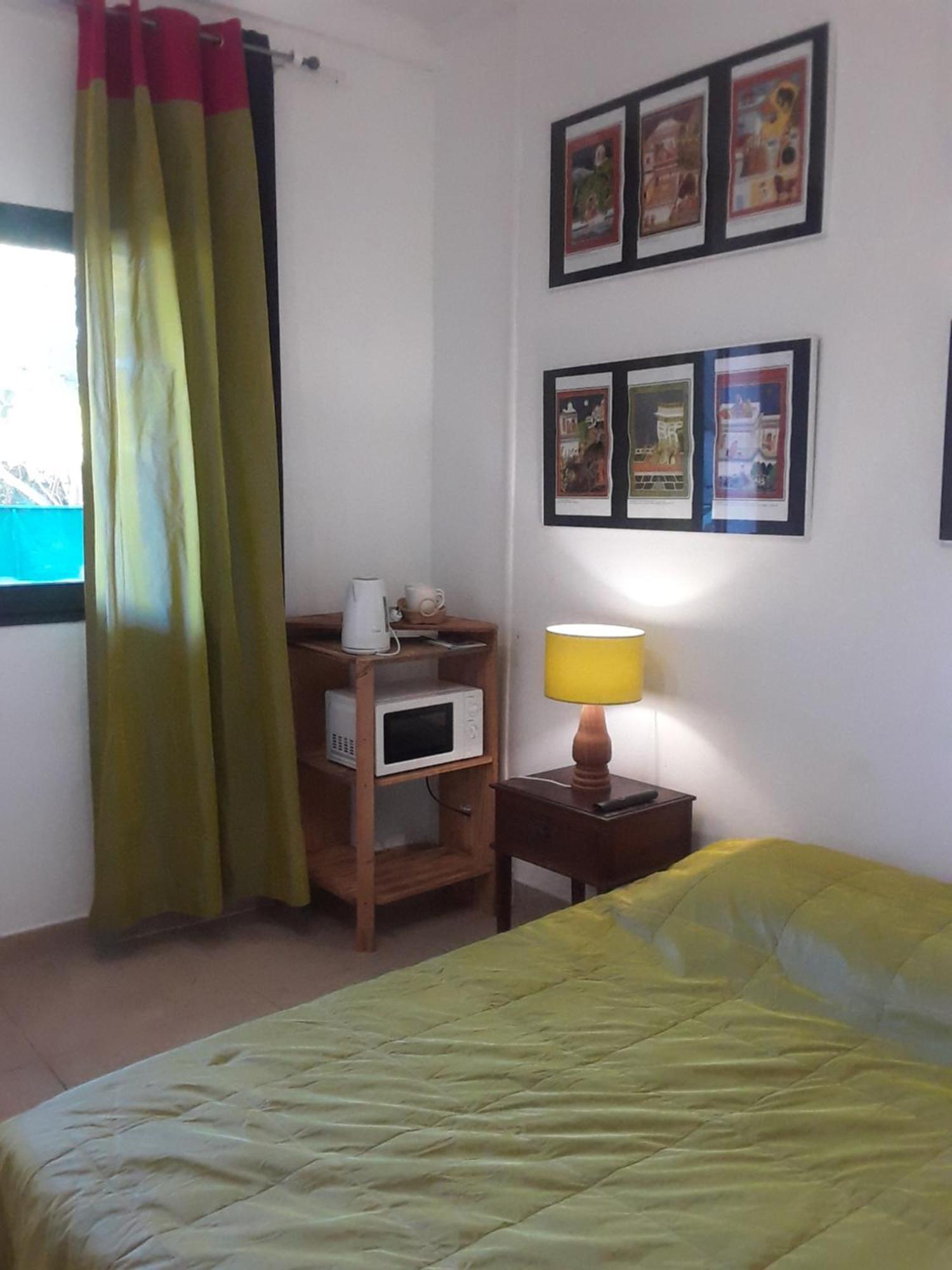 Le Tulear - Aux 4 Coins Du Monde Hotel Saint Pierre Kamer foto